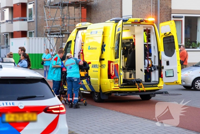 Gewonde en voertuigen zwaar beschadigd na aanrijding