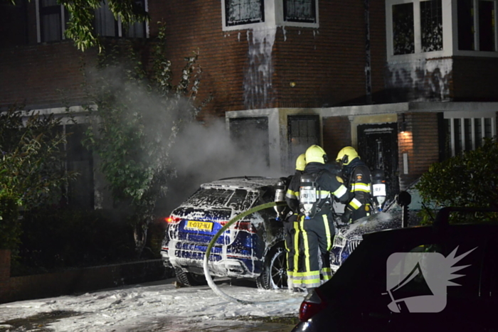 Elektrische auto van burgemeester in brand gestoken