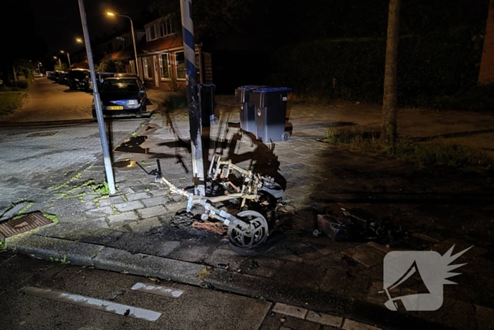 Scooter volledig uitgebrand