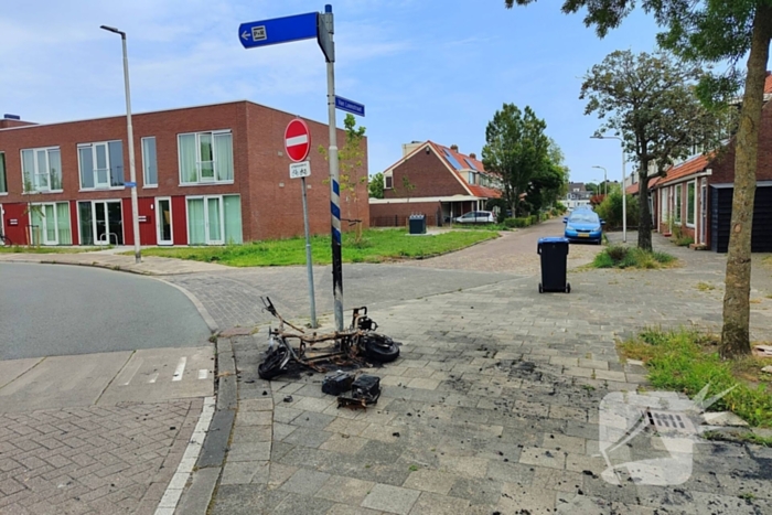 Scooter compleet verbrand