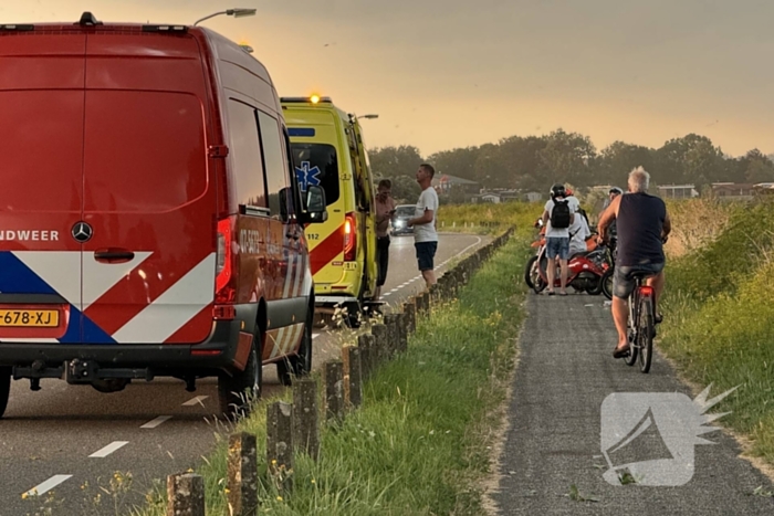 Persoon valt van fiets door wind