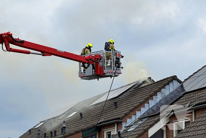 Veel rook bij brand in woning