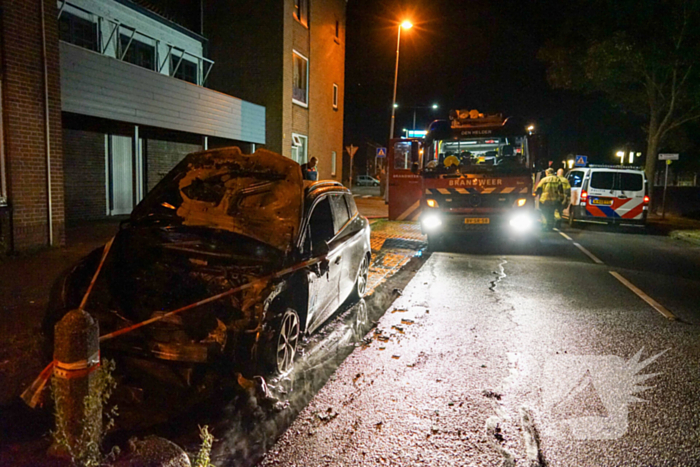 Alerte buurtbewoners ontdekken autobrand