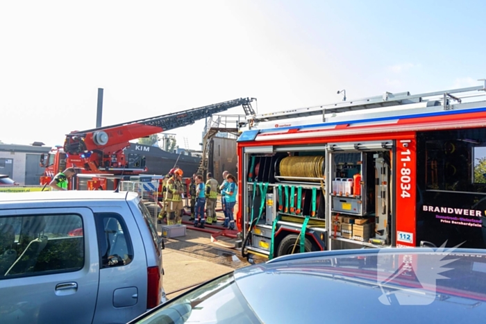 Brand op schip dat voor reparatie ligt in Dok