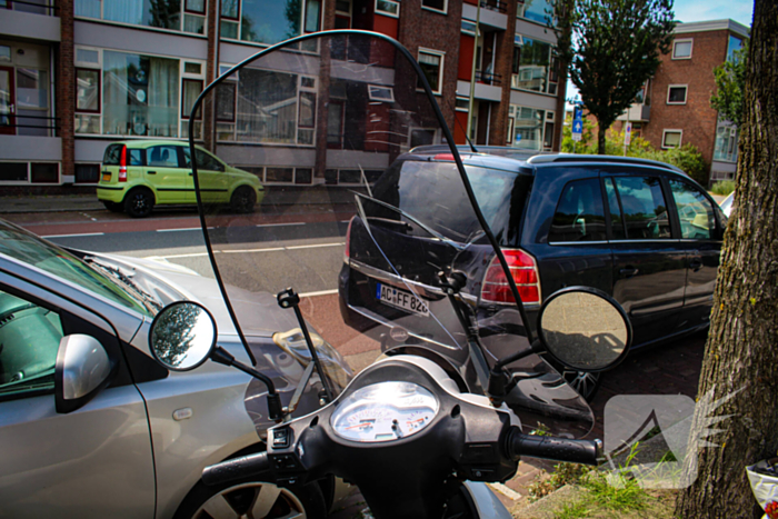 Scooterrijder gewond bij aanrijding met personenauto