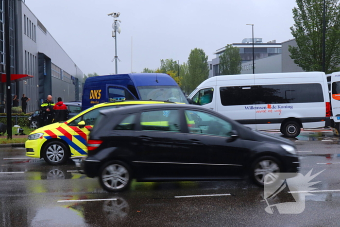 Meerdere gewonden bij aanrijding tussen bestelbus en personenauto