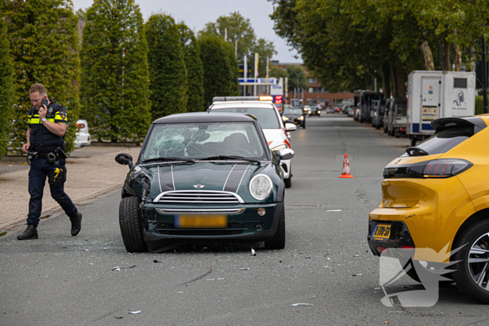 Auto's zwaar beschadigd door aanrijding