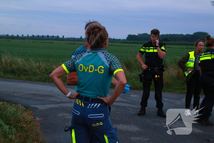 Enorme schade na aanrijding, meerdere ambulances ingezet