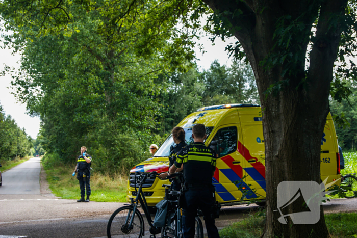 Twee elektrische fietsen met elkaar in botsing