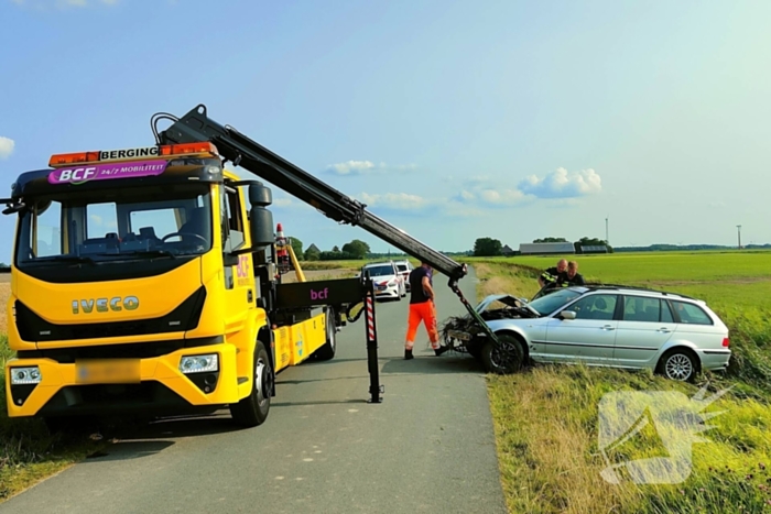 Auto belandt in sloot, bestuurder spoorloos