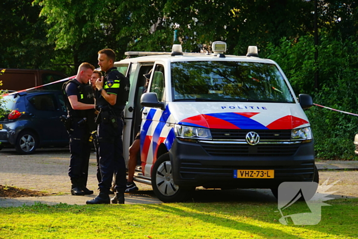 Politie valt woning binnen na schietpartij, verdachte aangehouden