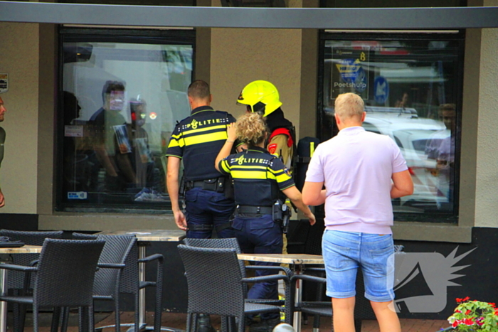 Brandweer onderzoekt gaslucht in café