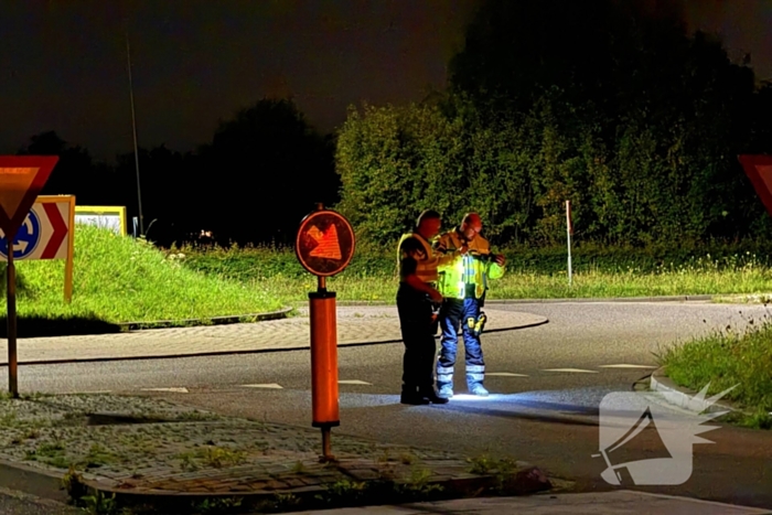 Ravage nadat auto crasht, bestuurder ongedeerd