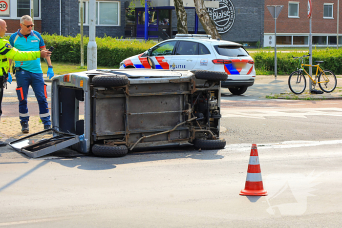 Canta belandt op de kant na aanrijding