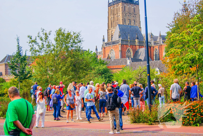 Doetinchemse complotdenker trekt veel demonstranten naar rechtbank