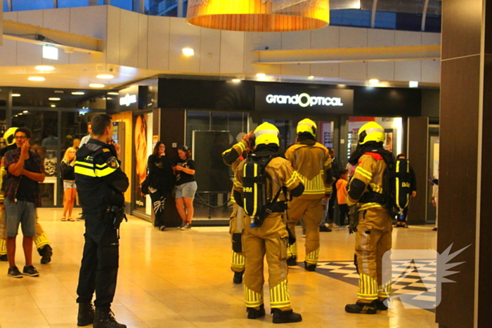 Omstanders bellen brandweer voor rookontwikkeling uit bakkerij