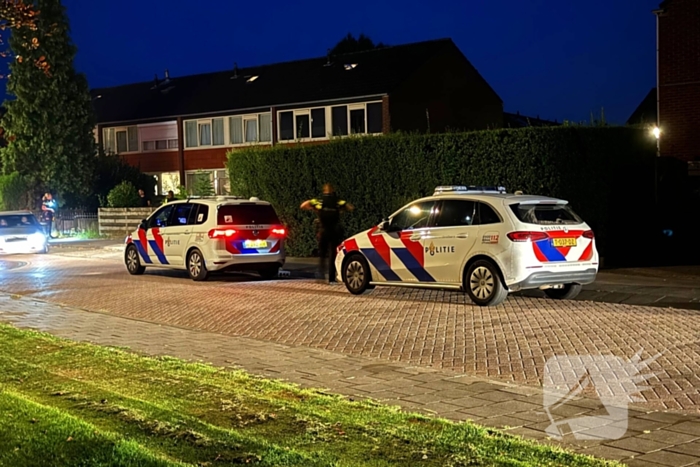 Agenten in kogelwerende vesten na melding van schietpartij in woonwijk