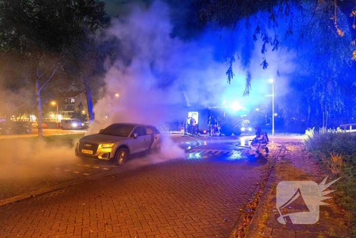 Politie onderzoekt mogelijke brandstichting bij auto