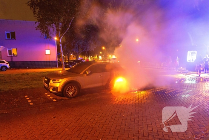 Politie onderzoekt mogelijke brandstichting bij auto