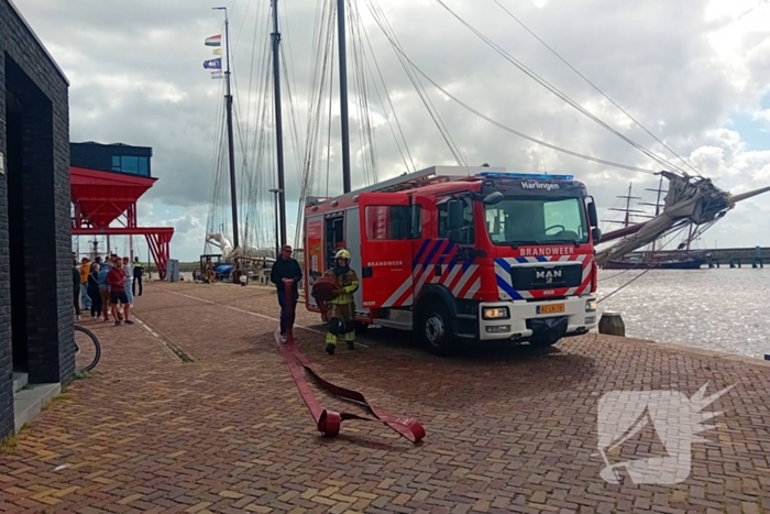 Brand in machinekamer bij boot