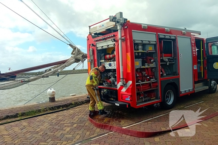 Brand in machinekamer bij boot