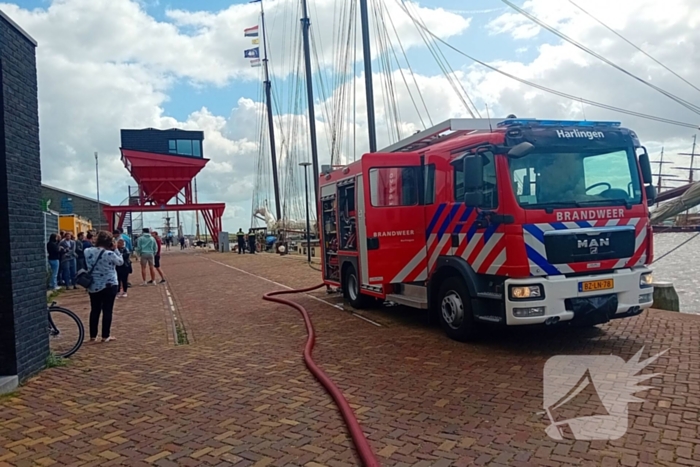 Brand in machinekamer bij boot