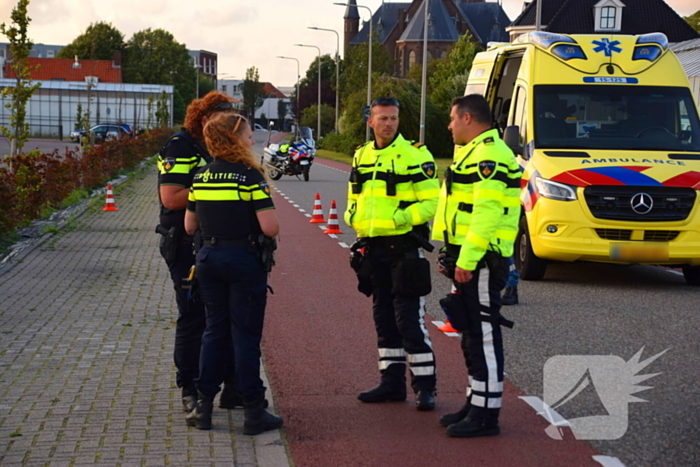 Scooterrijder en fietser hard ten val na botsing