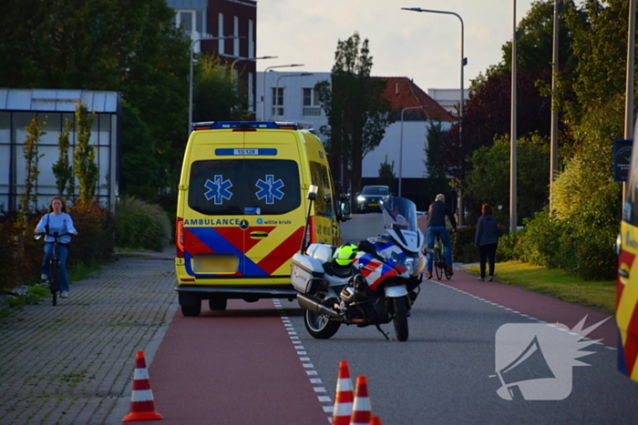 Scooterrijder en fietser hard ten val na botsing