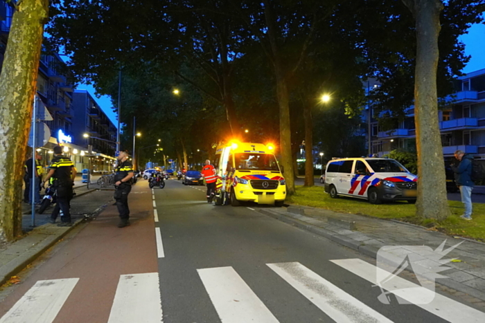 Motorrijder hard ten val na botsing, traumateam ingezet