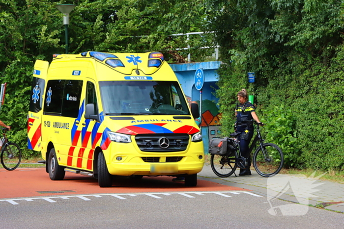 Fietsers in botsing bij oversteekplaats