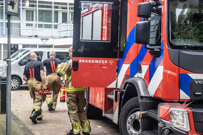 Brandende stoel op balkon veroorzaakt brandweerinzet