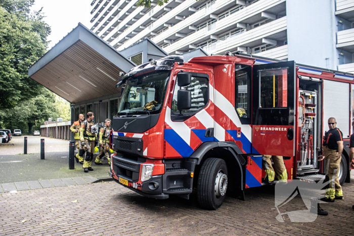 Brandende stoel op balkon veroorzaakt brandweerinzet