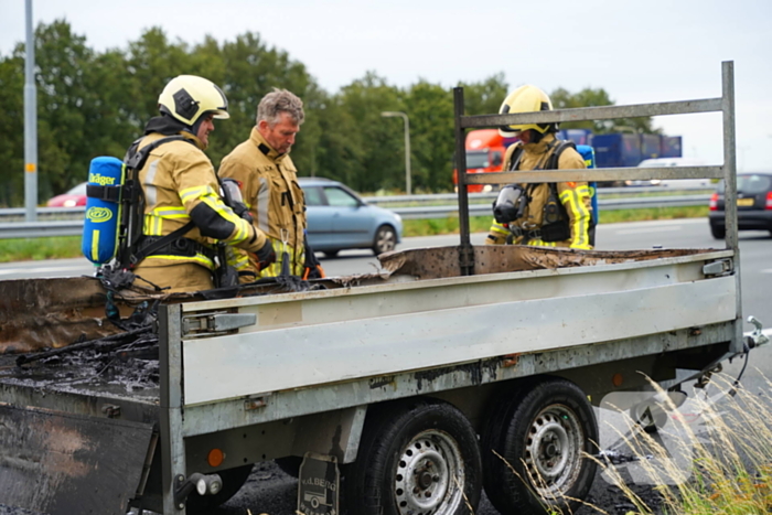 Aanhanger vat vlam op snelweg