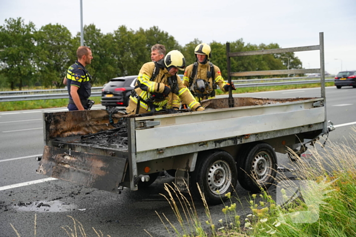 Aanhanger vat vlam op snelweg