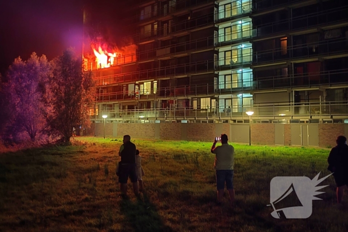 Gewonde bij grote uitslaande flatbrand