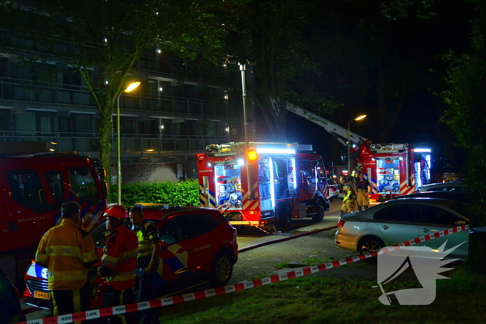 Gewonde bij grote uitslaande flatbrand