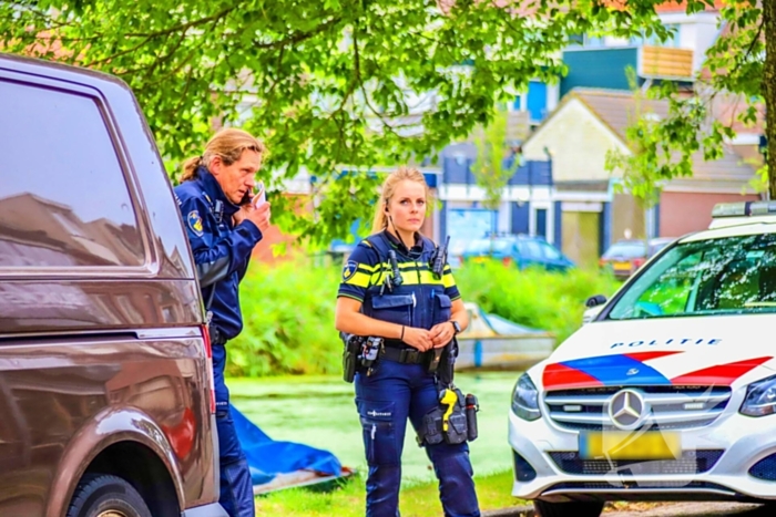 Raam vernield door explosie, politie zoekt getuigen