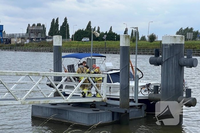 Brandweer op onderzoek uit na knal op boot