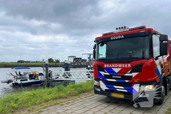 Brandweer op onderzoek uit na knal op boot