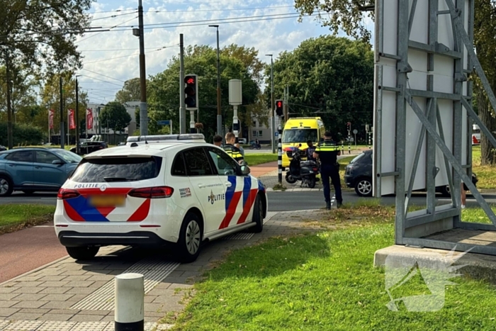 Scooterrijder geschept door automobilist