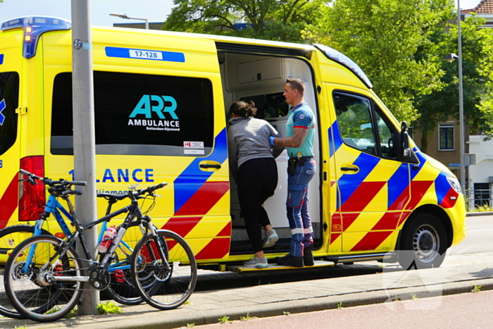 Scooterrijder en mountainbiker frontaal met elkaar in botsing