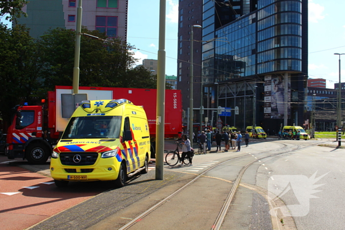 Grote brand in studentencomplex meerdere mensen vluchten naar buiten