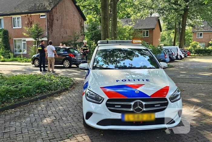 Voetganger aangereden door achteruitrijdende auto