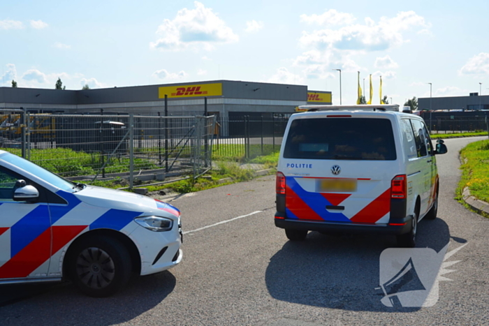 Motorrijder ramt hek politie doet onderzoek