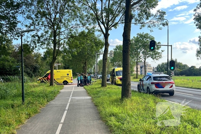 Twee scooters met elkaar in botsing op kruising