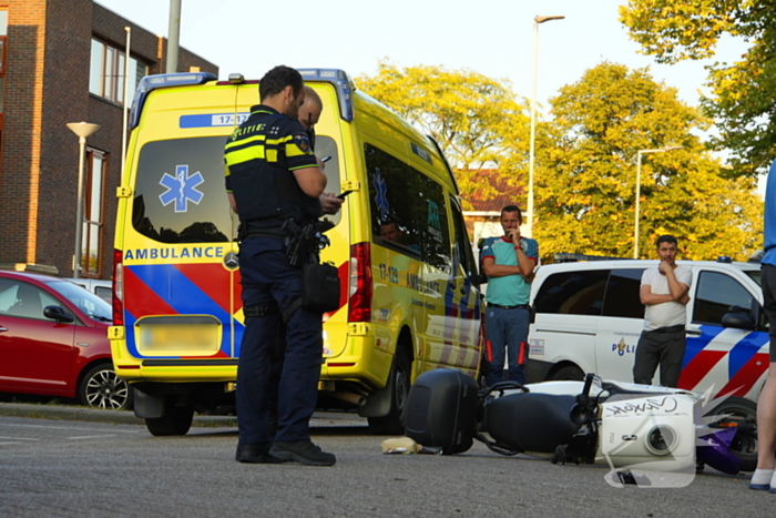 Opzittenden deelscooter gewond na val