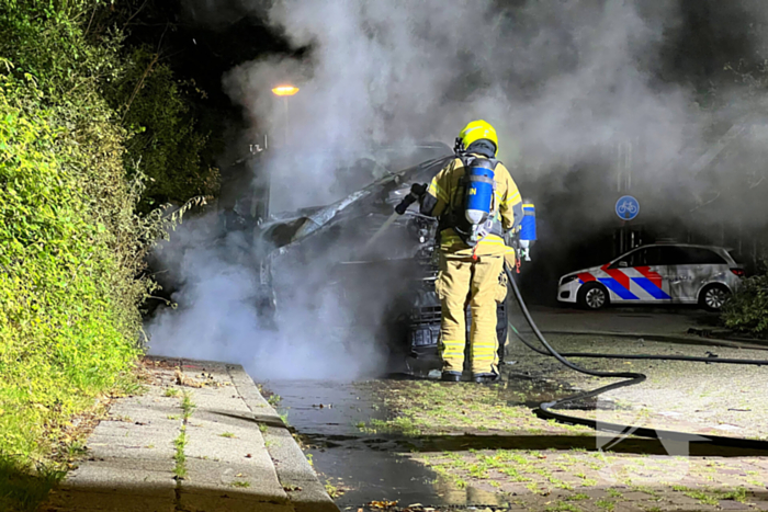 Wederom brand gesticht in auto, verdachte spoorloos