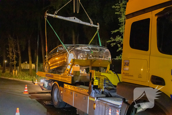 Vrouw belandt zwaar in onder invloed met auto in water