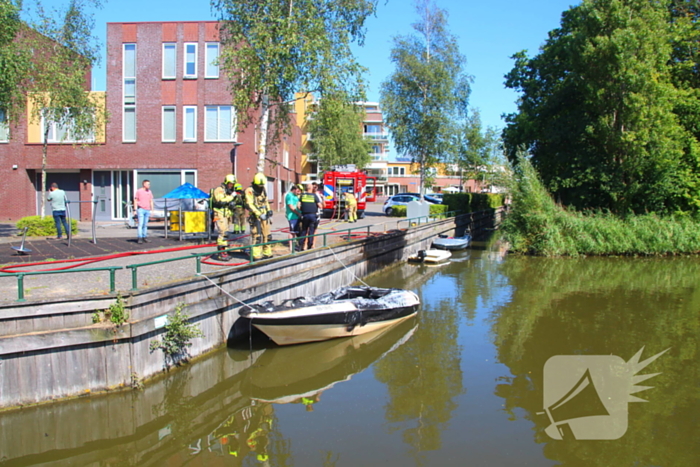 Brand op boot met grote hoeveelheid brandstof