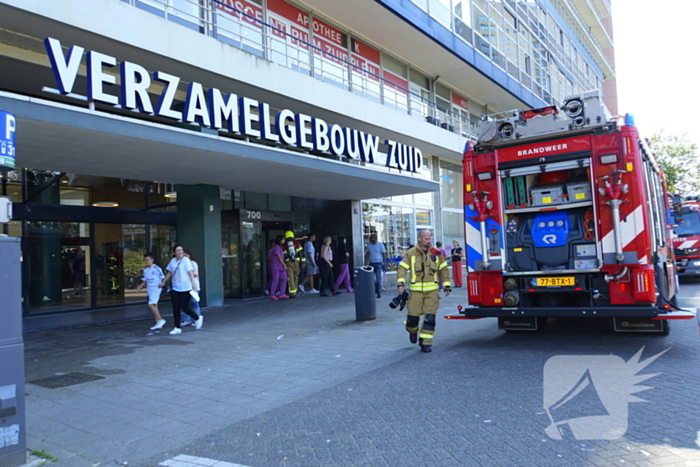 Zuurstoftank zorgt voor brand in bedrijfsverzamelgebouw